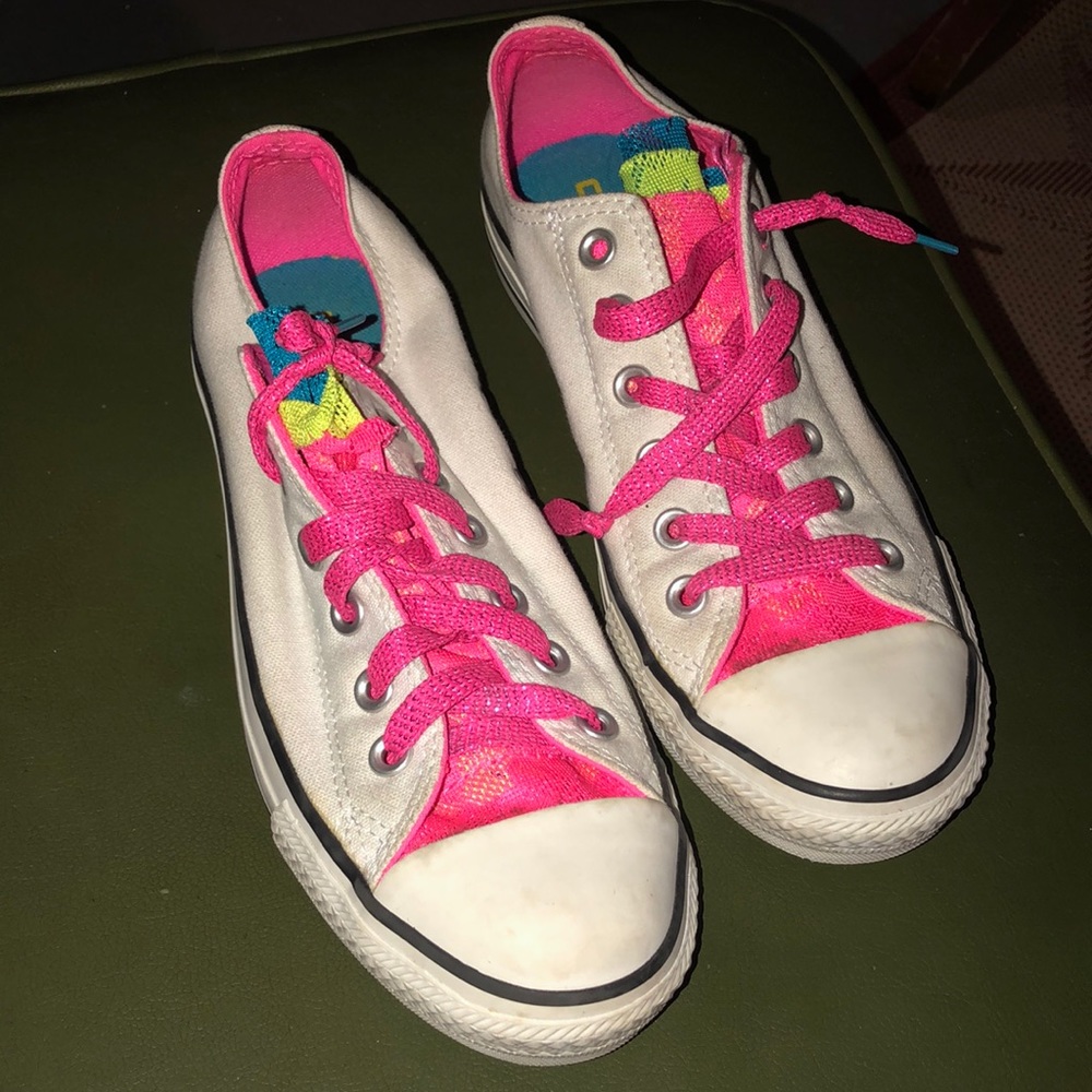Women’s size 8 converse